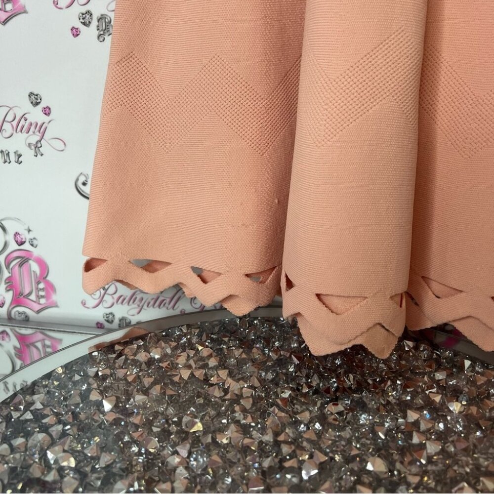 John + Jenn dress Peach Scalloped Mini Dress thick flattering fabric light - Picture 5 of 6